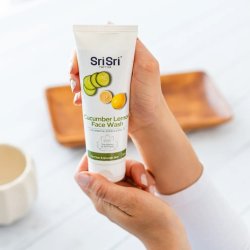 Natūralus veido prausiklis Sri Sri